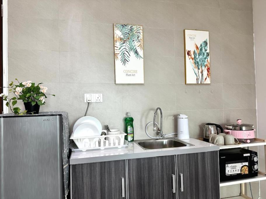 Superb Airport 2br Suite# Straits Intl# Msgchair Apartment *